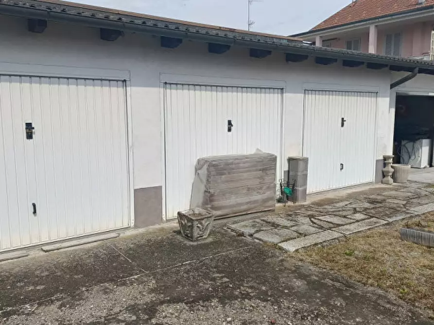 Immagine 30 di Casa bifamiliare in vendita  in Cantone Chiesa 98 a Casale Monferrato