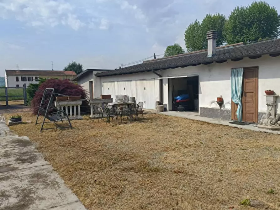 Immagine 31 di Casa bifamiliare in vendita  in Cantone Chiesa 98 a Casale Monferrato