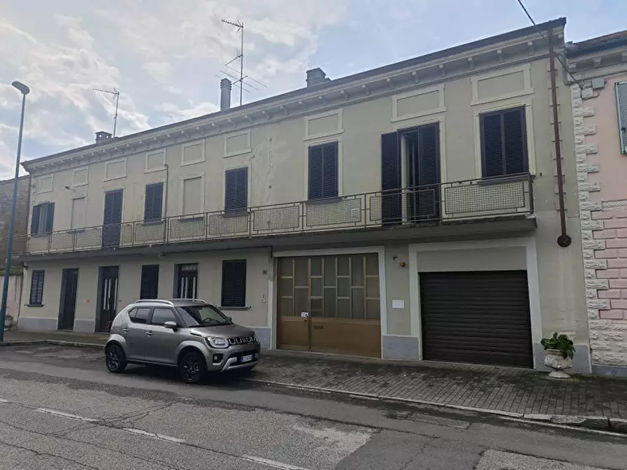 Immagine 35 di Casa bifamiliare in vendita  in Cantone Chiesa 98 a Casale Monferrato