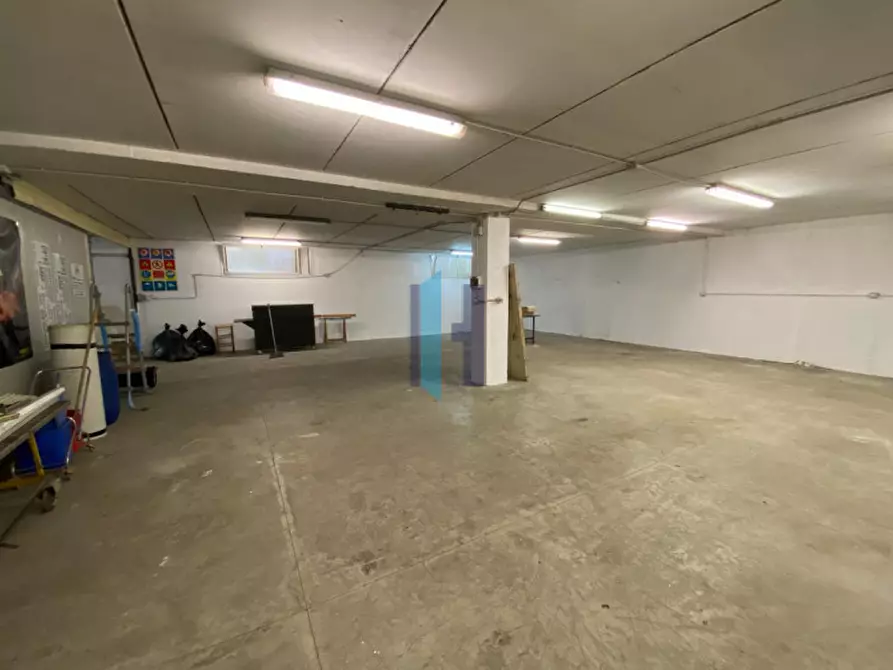 Immagine 5 di Garage in vendita  in Via Codignole 31 a Brescia