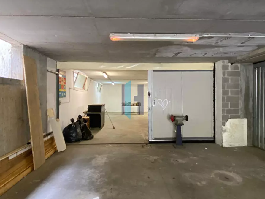 Immagine 7 di Garage in vendita  in Via Codignole 31 a Brescia
