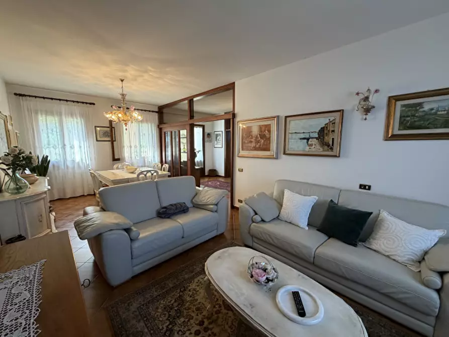 Immagine 6 di Casa bifamiliare in vendita  in Via Dese a Massanzago