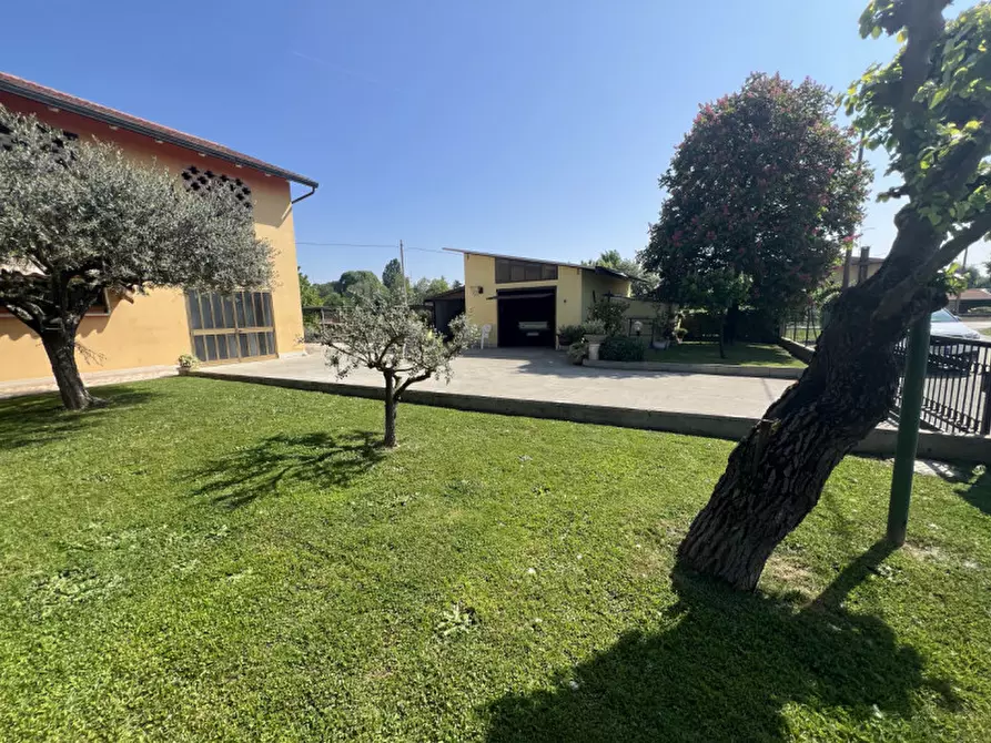 Immagine 32 di Casa bifamiliare in vendita  in Via Dese a Massanzago
