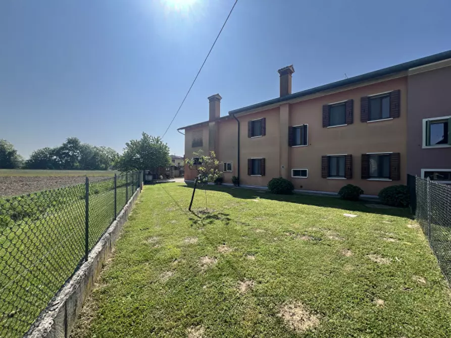 Immagine 34 di Casa bifamiliare in vendita  in Via Dese a Massanzago