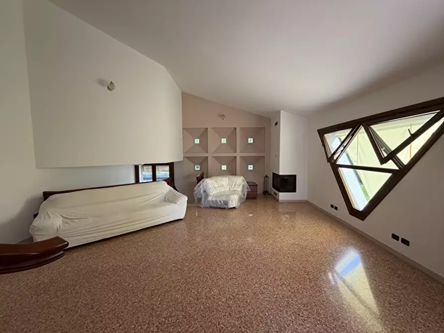 Immagine 1 di Casa bifamiliare in vendita  in Via Papa Luciani a Martellago