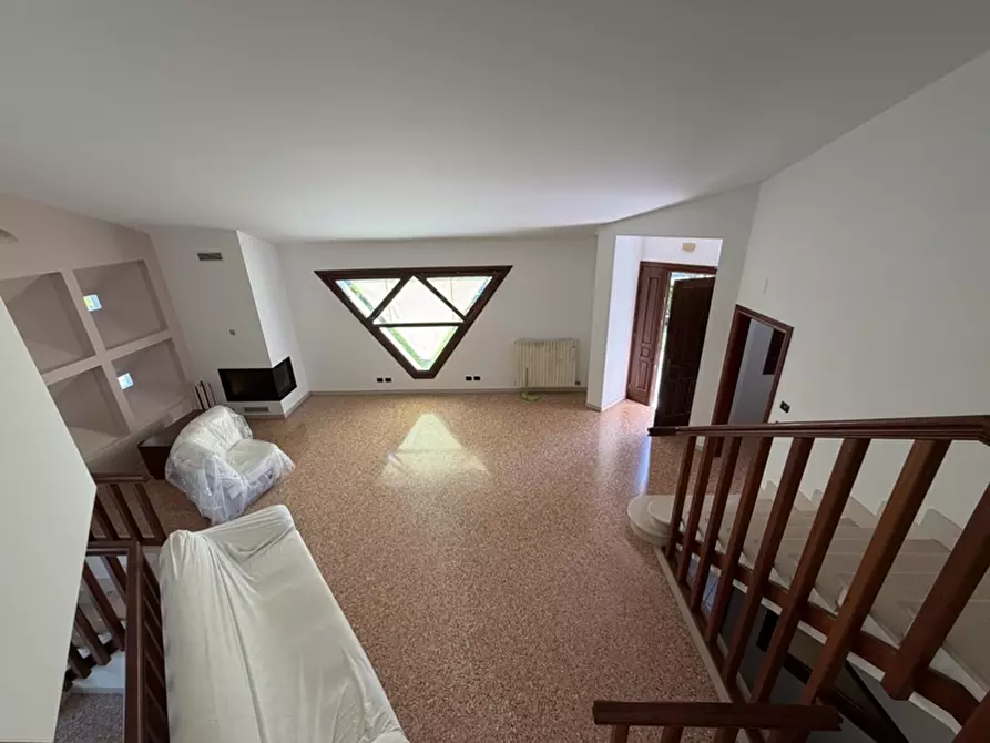 Immagine 3 di Casa bifamiliare in vendita  in Via Papa Luciani a Martellago
