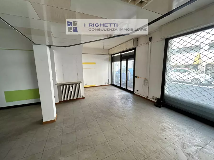 Immagine 6 di Negozio in vendita  in Via Aeroporto Angelo Berardi a Verona