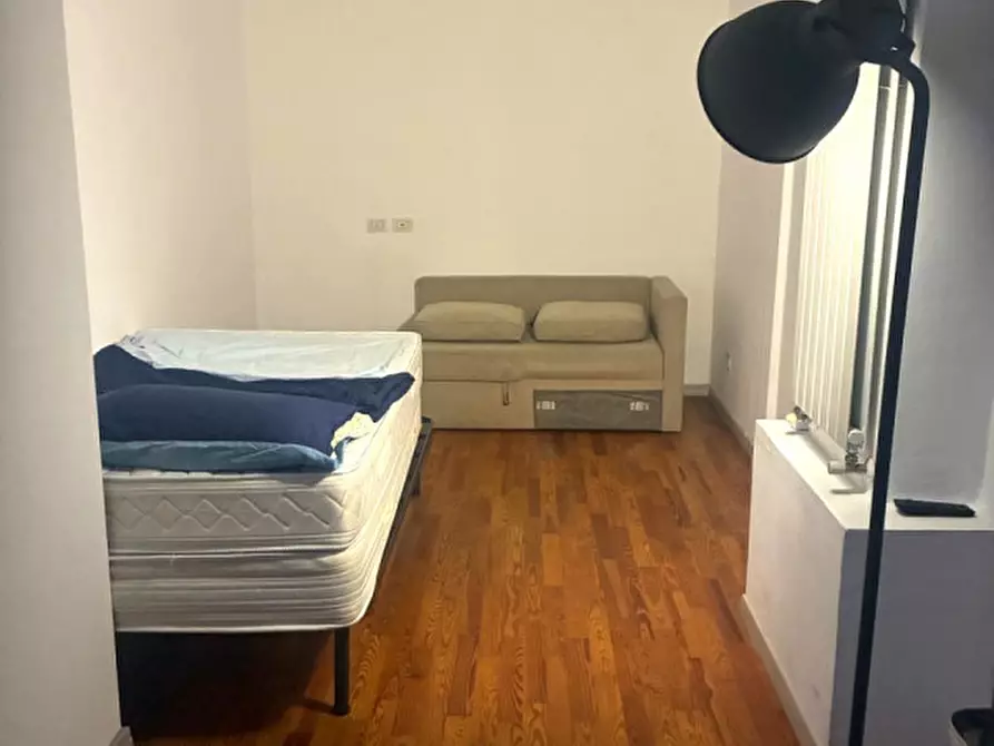 Immagine 5 di Camera in affitto  in Via Tucidide a Milano