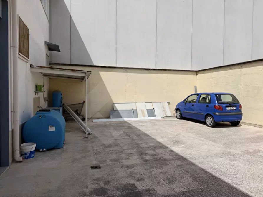 Immagine 7 di Capannone industriale in affitto  in Via Plauto a Andria