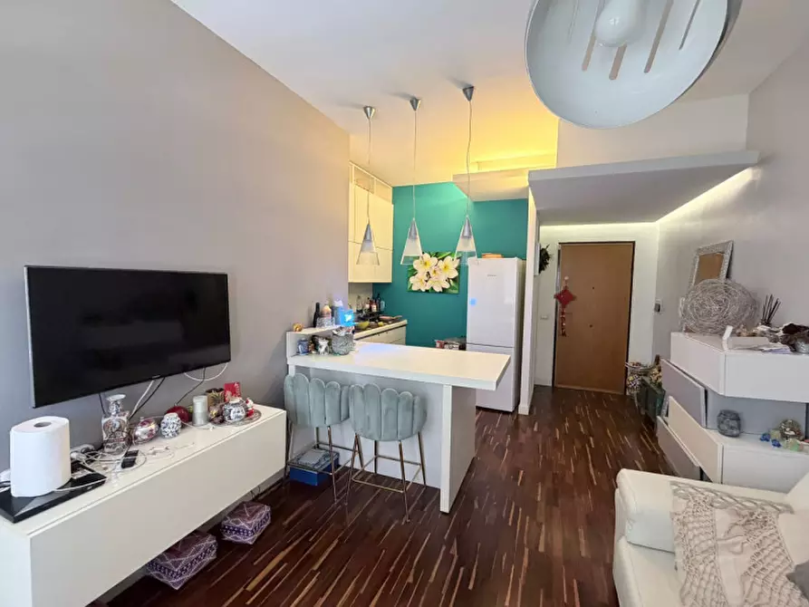 Immagine 4 di Appartamento in vendita  in Via Courmayeur a Roma