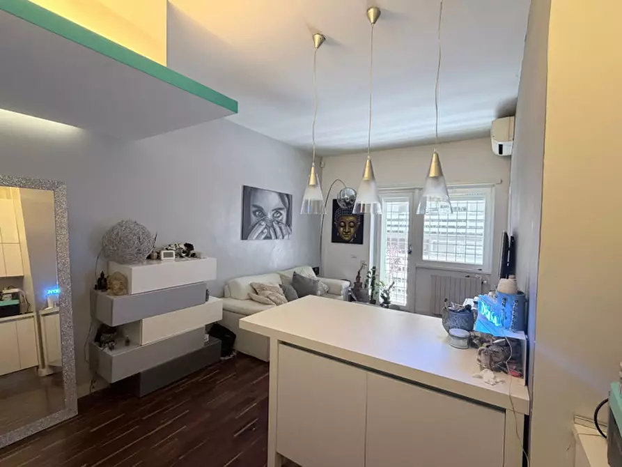 Immagine 6 di Appartamento in vendita  in Via Courmayeur a Roma