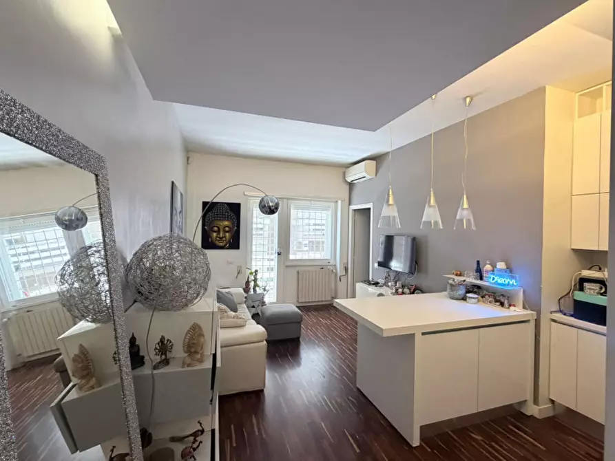 Immagine 7 di Appartamento in vendita  in Via Courmayeur a Roma
