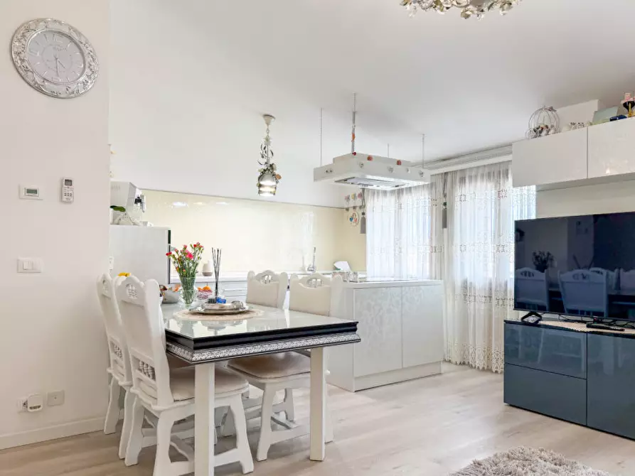 Immagine 2 di Appartamento in vendita  in Viale dei Colli a Cornuda