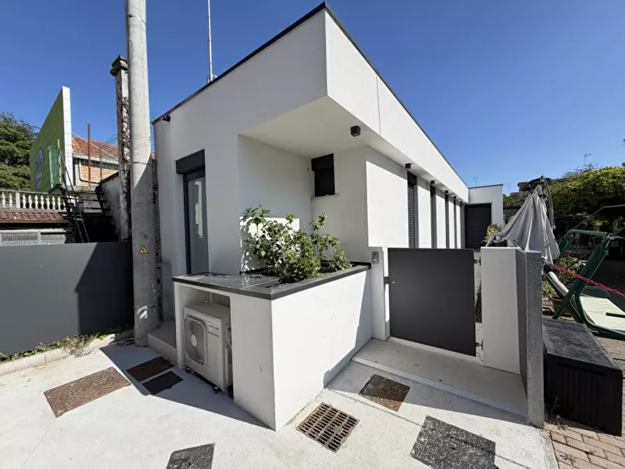 Immagine 1 di Casa indipendente in vendita  a San Donà Di Piave