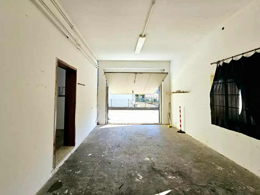 Immagine 6 di Negozio in vendita  in Viale Ungheria a Casale Di Scodosia