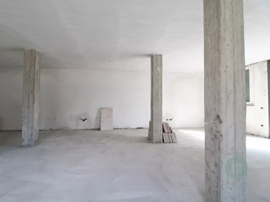 Immagine 10 di Appartamento in vendita  in VIALE CIRCONVALLAZIONE,96 a Mirandola