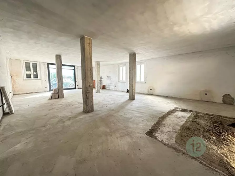Immagine 14 di Appartamento in vendita  in VIALE CIRCONVALLAZIONE,96 a Mirandola