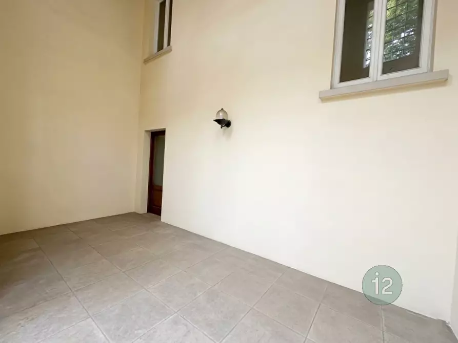 Immagine 19 di Appartamento in vendita  in VIALE CIRCONVALLAZIONE,96 a Mirandola