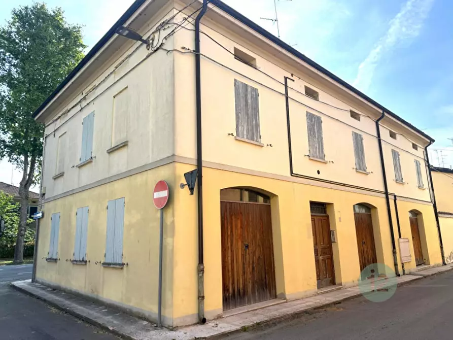 Immagine 1 di Appartamento in vendita  in Viale Circonvallazione Est a Mirandola