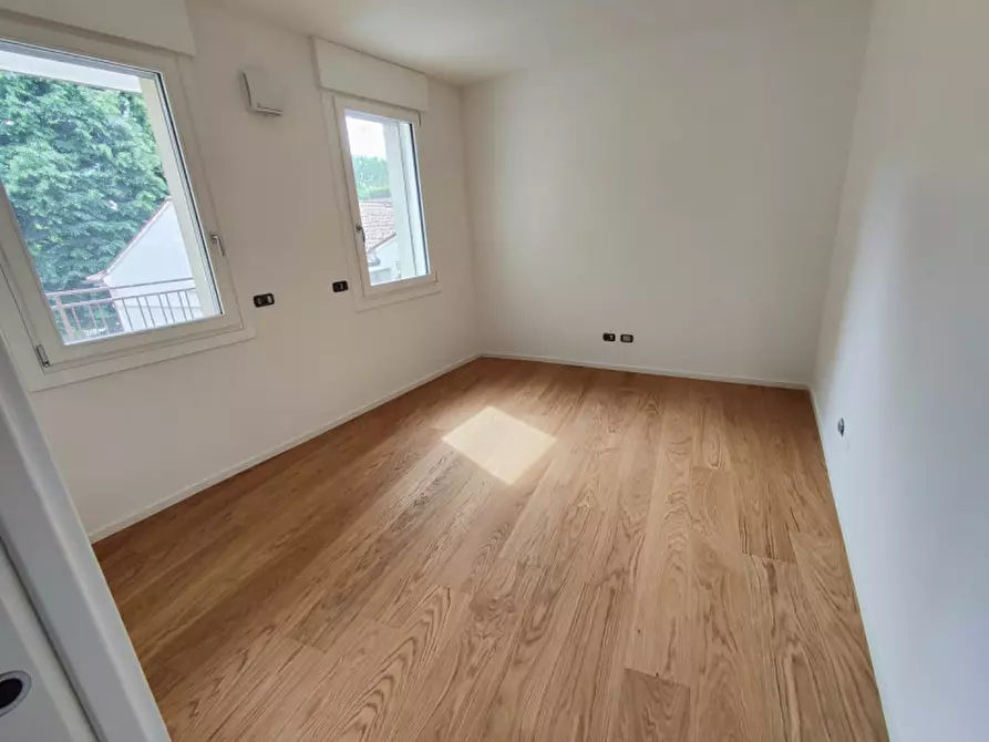 Immagine 13 di Appartamento in vendita  a Padova