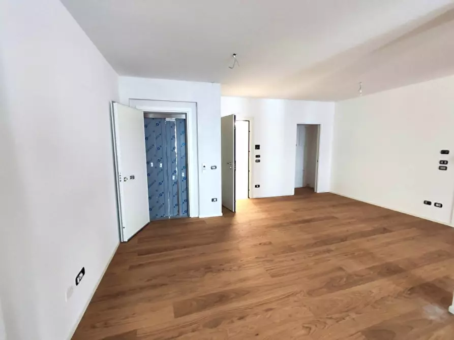 Immagine 2 di Appartamento in vendita  a Padova