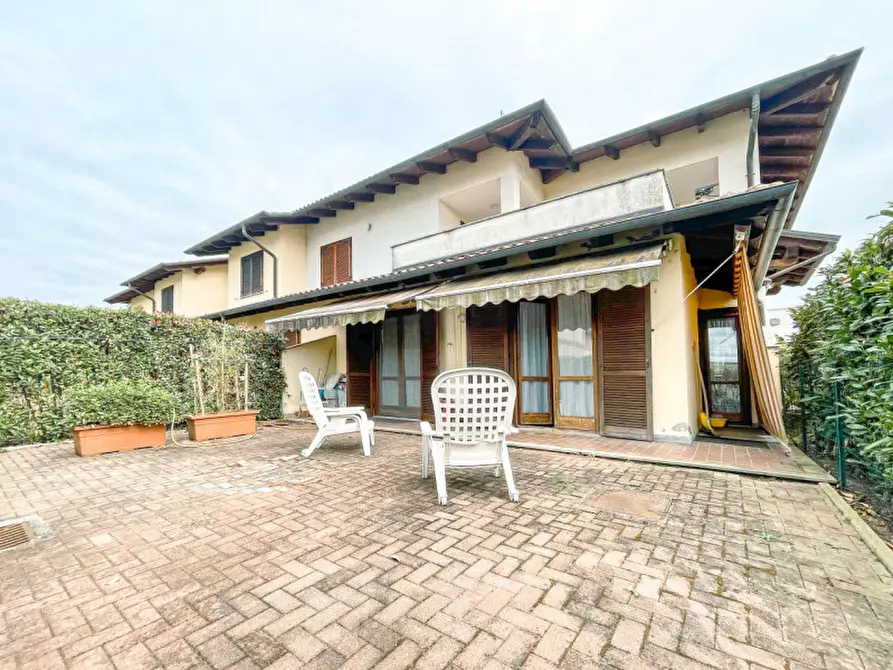 Immagine 1 di Villetta a schiera in vendita  in Via Don Giovanni Francione,16 a Fara Novarese
