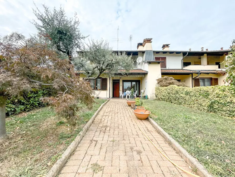 Immagine 4 di Villetta a schiera in vendita  in Via Don Giovanni Francione,16 a Fara Novarese