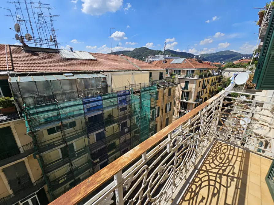 Immagine 2 di Appartamento in vendita  in Via Barrili a Savona