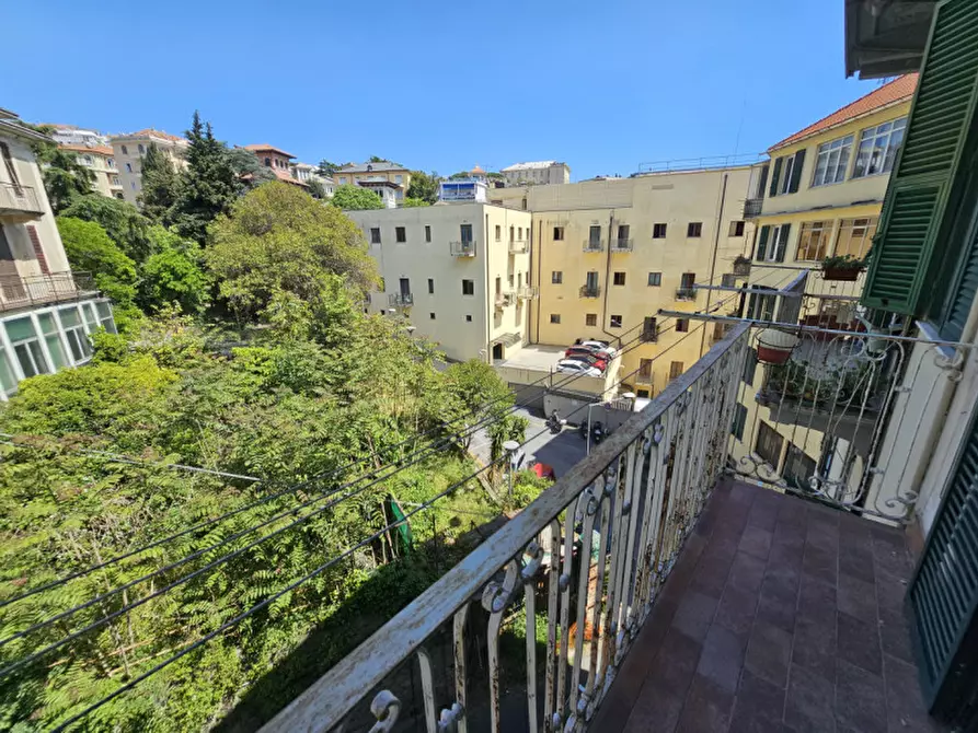 Immagine 15 di Appartamento in vendita  in Via Barrili a Savona