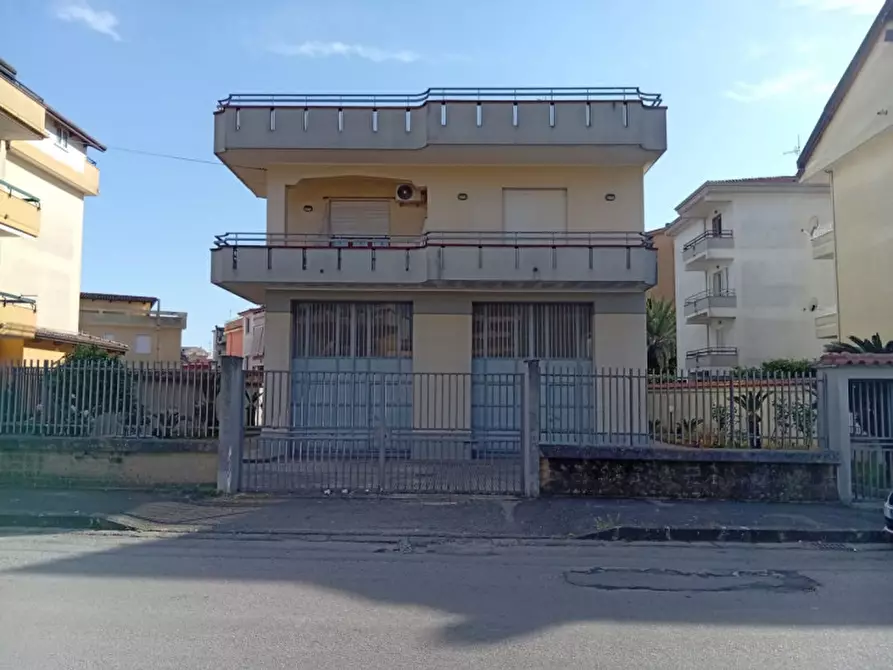 Immagine 1 di Villa in vendita  in Via Scugnizzo, 7 a Aversa