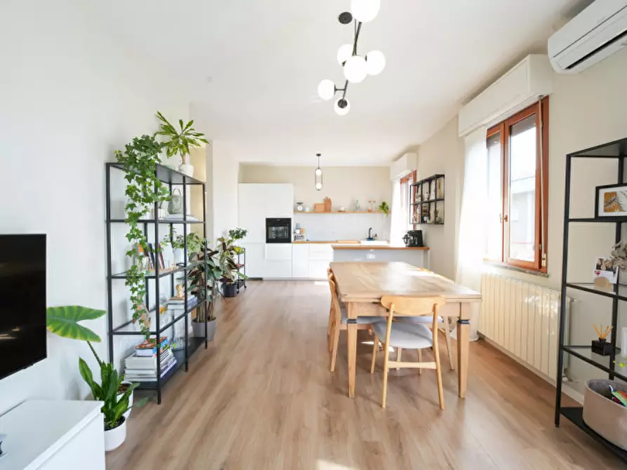 Immagine 9 di Appartamento in vendita  in Via Marzabotto 8 a Seregno