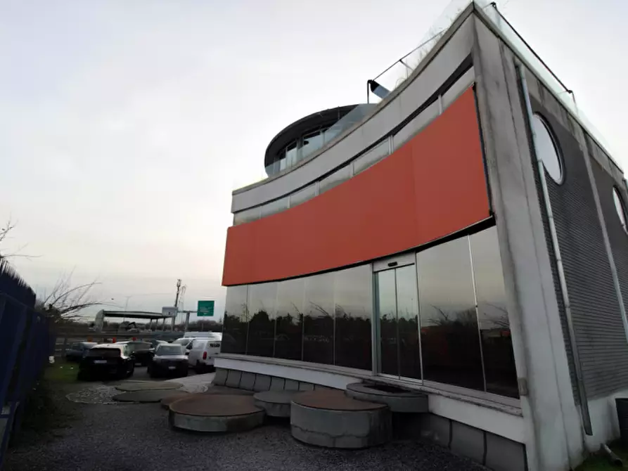 Immagine 3 di Attività commerciale in vendita  in viale marconi 16 monza a Monza