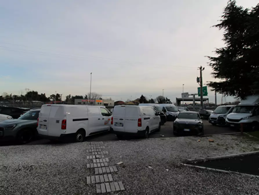 Immagine 11 di Attività commerciale in vendita  in viale marconi 16 monza a Monza
