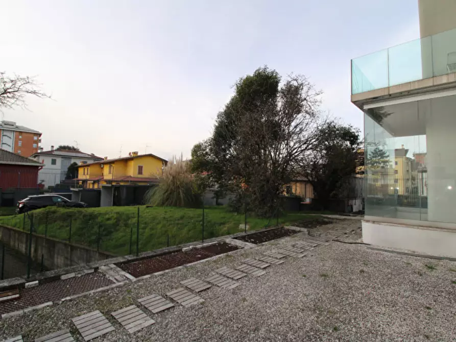 Immagine 13 di Attività commerciale in vendita  in viale marconi 16 monza a Monza