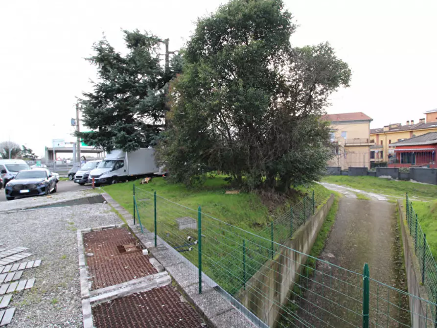 Immagine 15 di Attività commerciale in vendita  in viale marconi 16 monza a Monza
