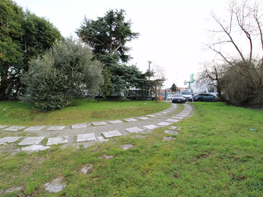 Immagine 18 di Attività commerciale in vendita  in viale marconi 16 monza a Monza