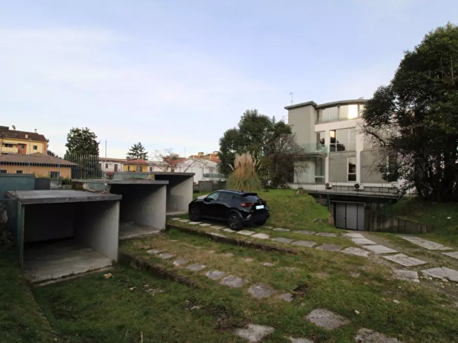 Immagine 19 di Attività commerciale in vendita  in viale marconi 16 monza a Monza