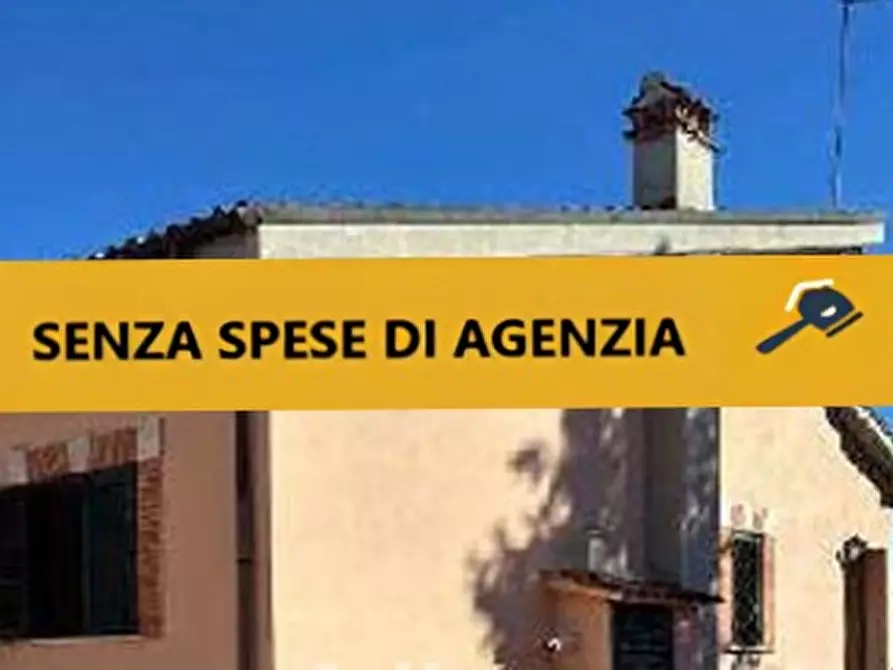 Immagine 1 di Villa in vendita  in Via Picciano, 48, int 5, 00132 Roma RM, Italia a Roma