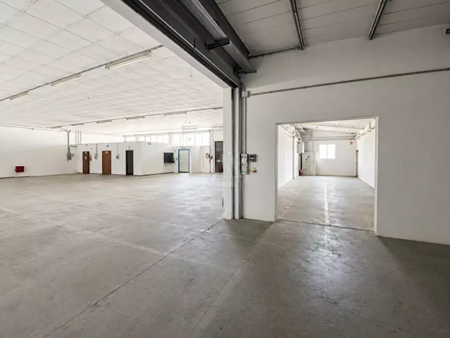 Immagine 9 di Capannone industriale in vendita  in Via Vittorio Veneto a Castelfranco Veneto