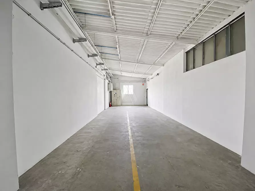 Immagine 11 di Capannone industriale in vendita  in Via Vittorio Veneto a Castelfranco Veneto