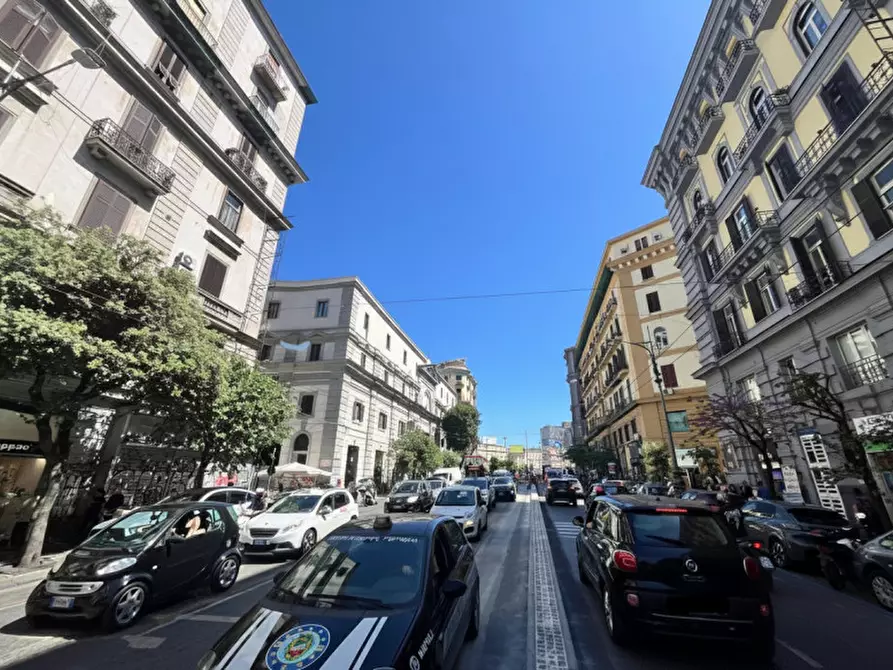 Immagine 7 di Attività commerciale in vendita  in Corso Umberto I a Napoli