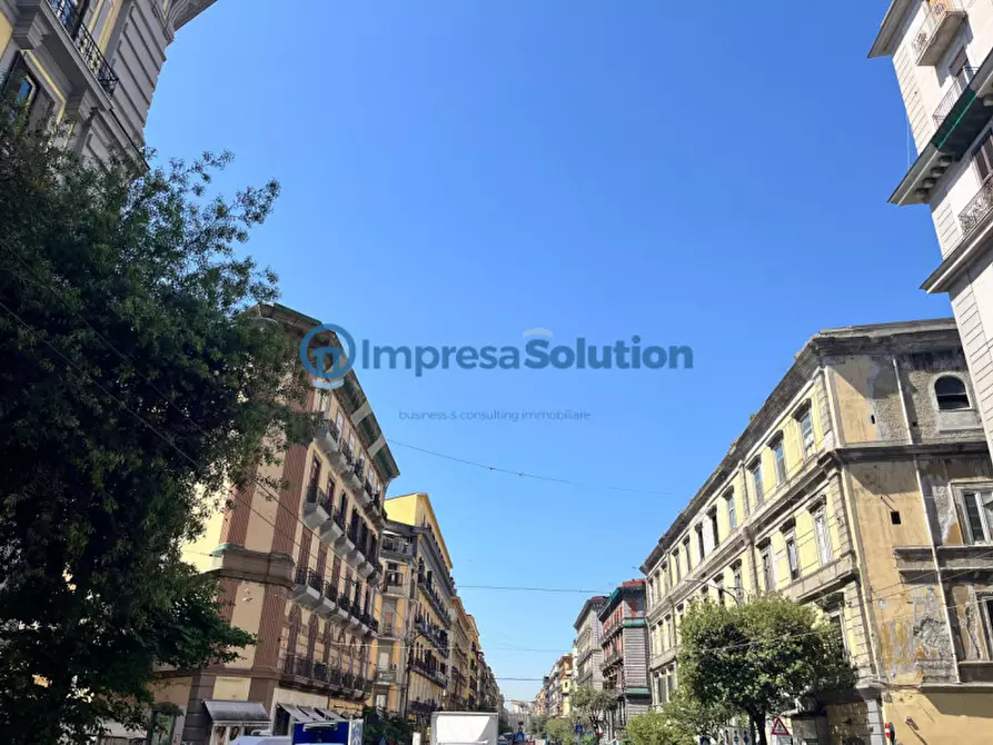 Immagine 10 di Attività commerciale in vendita  in Corso Umberto I a Napoli