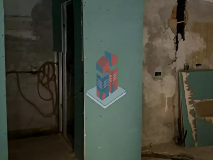 Immagine 4 di Negozio in affitto  in CHIAIA - LICEO UMBERTO a Napoli