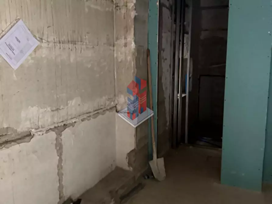 Immagine 7 di Negozio in affitto  in CHIAIA - LICEO UMBERTO a Napoli