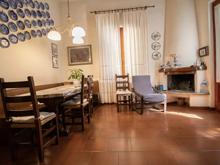 Immagine 1 di Casa indipendente in vendita  in via braga a Prato