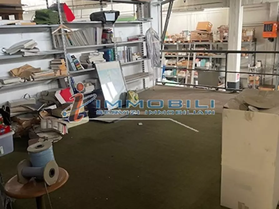 Immagine 3 di Laboratorio in vendita  in VIA INDUNO a Cinisello Balsamo