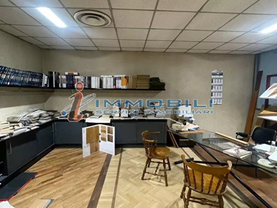 Immagine 9 di Laboratorio in vendita  in VIA INDUNO a Cinisello Balsamo
