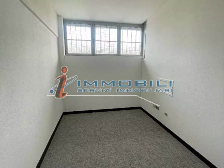 Immagine 10 di Laboratorio in vendita  in VIA INDUNO a Cinisello Balsamo
