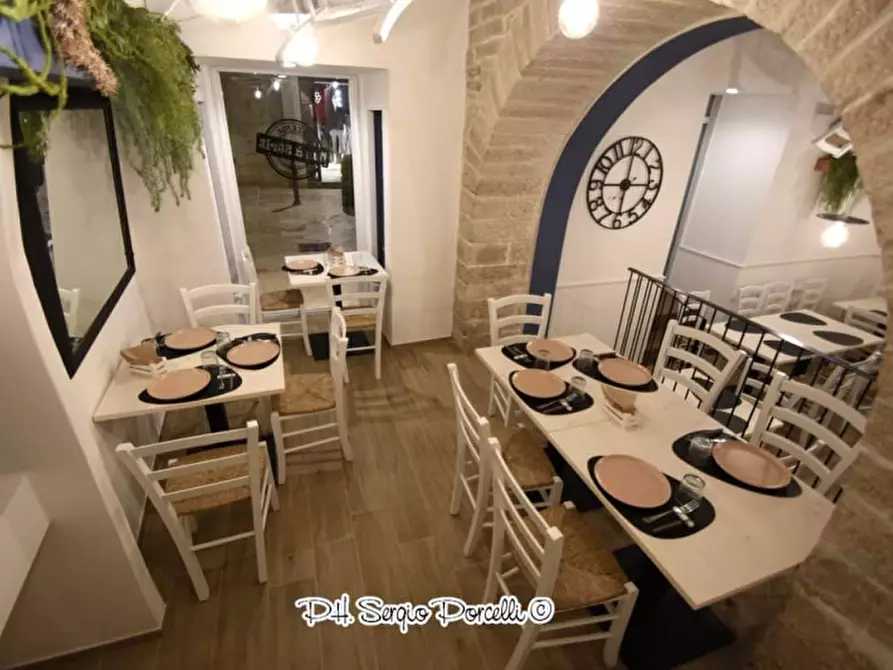 Immagine 4 di Attività commerciale in vendita  a Bisceglie
