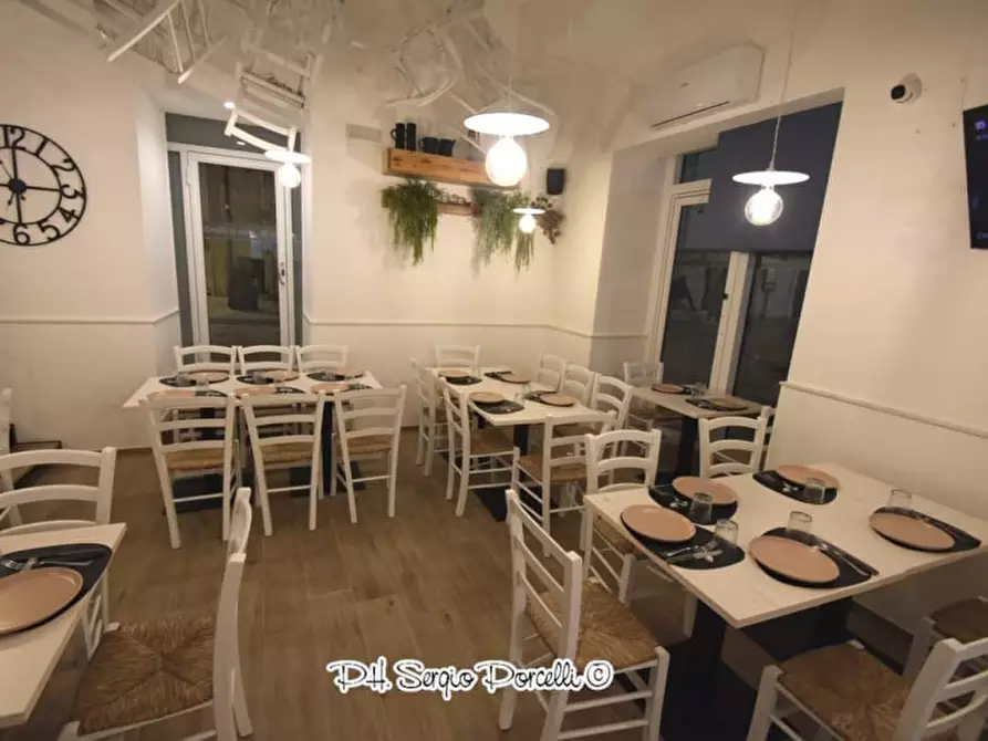 Immagine 5 di Attività commerciale in vendita  a Bisceglie